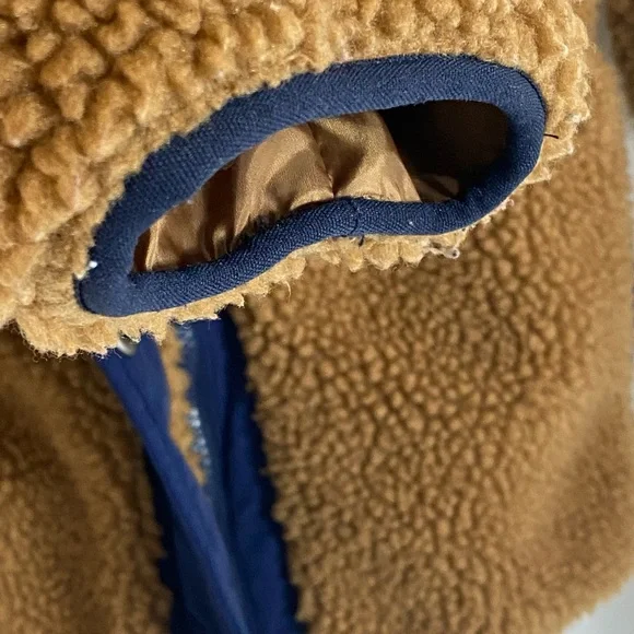 Women’s Abercrombie and Fitch Fleece jacket - Picture 4 of 6